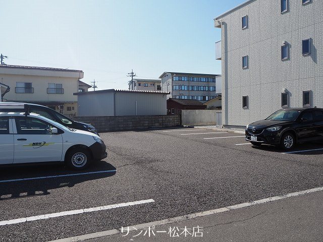 ベルテ渚 駐車場