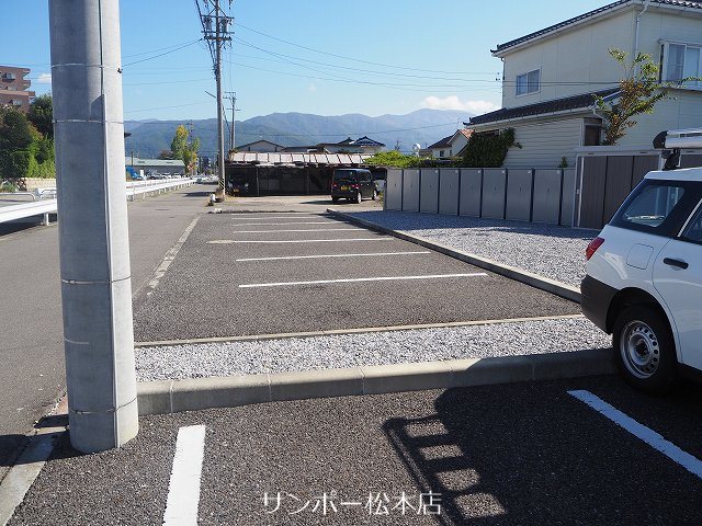ベルテ渚 駐車場