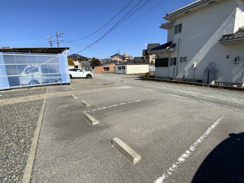 Sha Maison N 駐車場