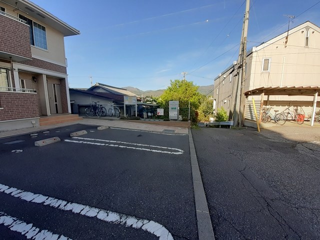 メゾン・ソレイユ 駐車場