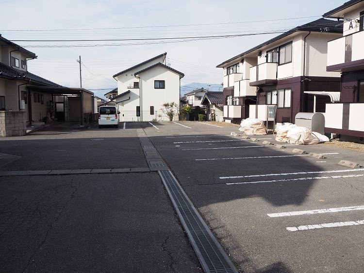 アネシス寿　Ｂ棟 駐車場