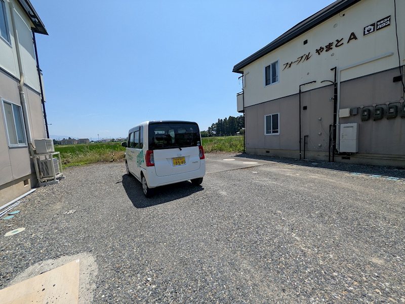 フォーブルやまと　A棟 駐車場