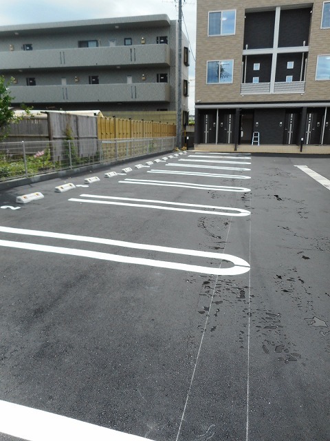 シャルマン櫻街６　梓館 駐車場