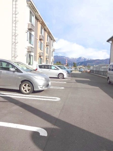 フレシール 駐車場