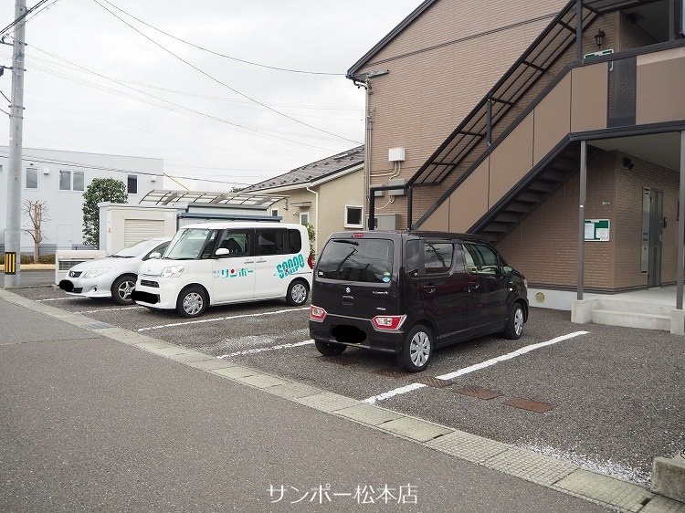 アルテナードMⅡ 駐車場