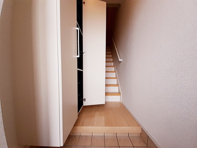 チムニー・ワン 玄関