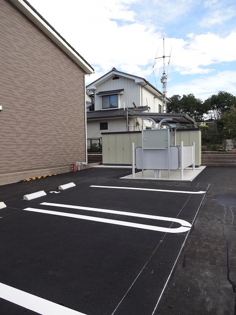リアンハイム寿 駐車場