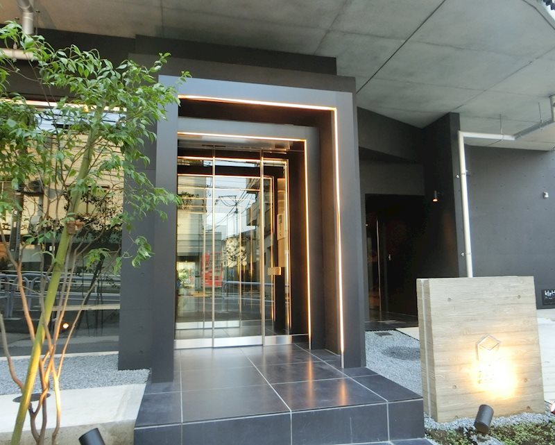 ZOOM新宿夏目坂 エントランス