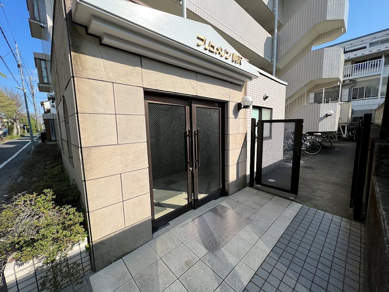 プリュメゾン駒沢 エントランス
