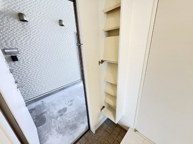 MONO追浜 玄関