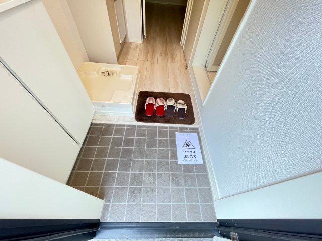 フランブリーズ追浜東町 玄関