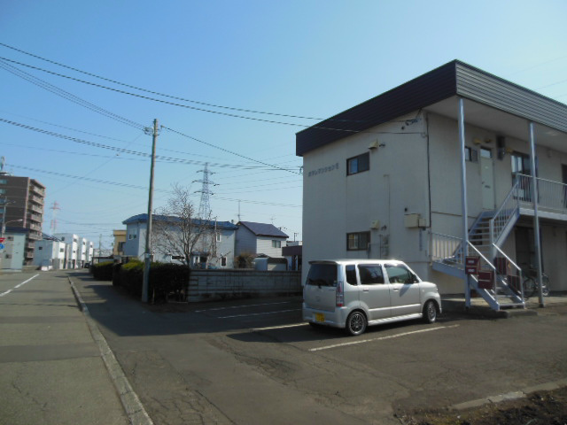 NORTH　FIELD壱番館 駐車場