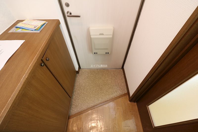 サンパレス清田 玄関