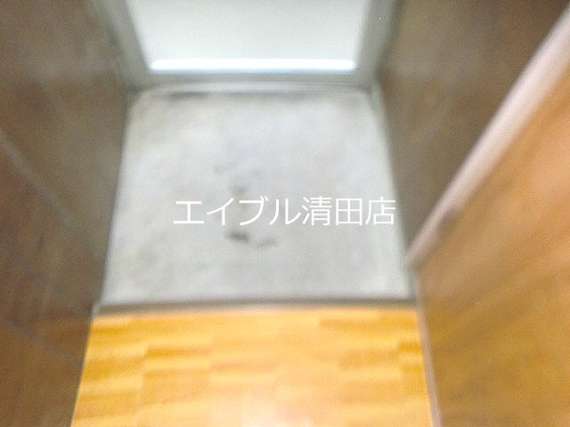 エムズコーポ 玄関