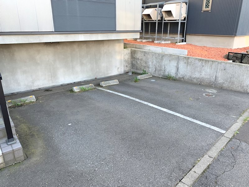ティファナコート 駐車場