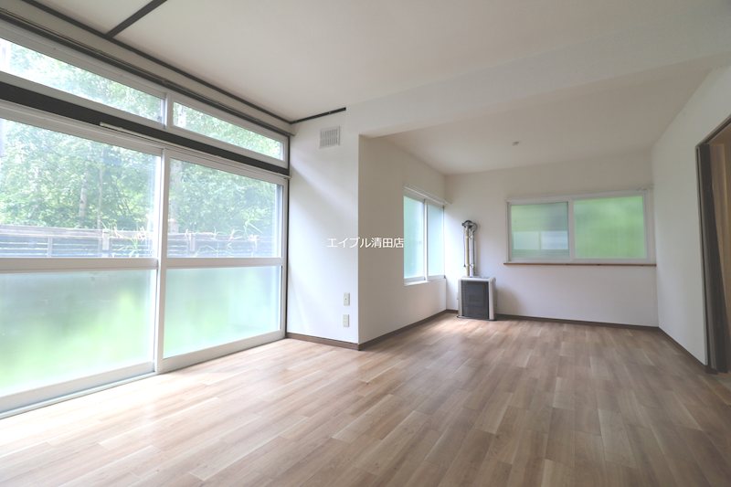 北野3条1丁目3-7貸家 リビング