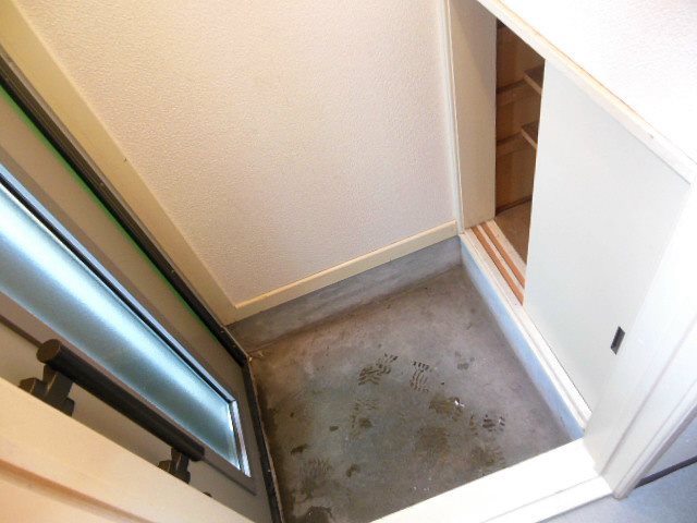 シャトル1DK 玄関