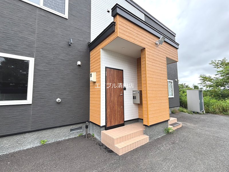 レガーメ北広島参番館 エントランス