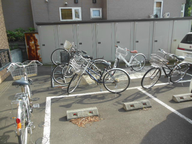 R-FREE真栄21 駐車場