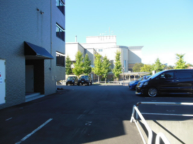 イーストフェアリー 駐車場
