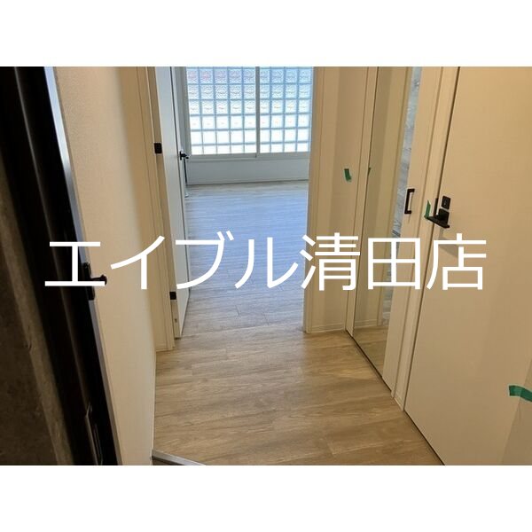 ウェルズビレッジ 玄関