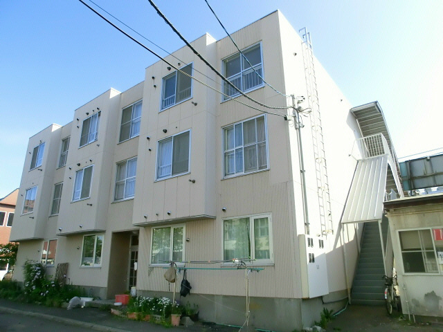 岩泉ビル エントランス
