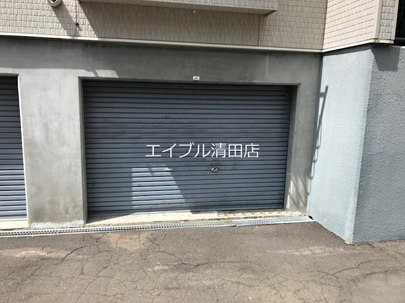 サンハイツ新富 駐車場