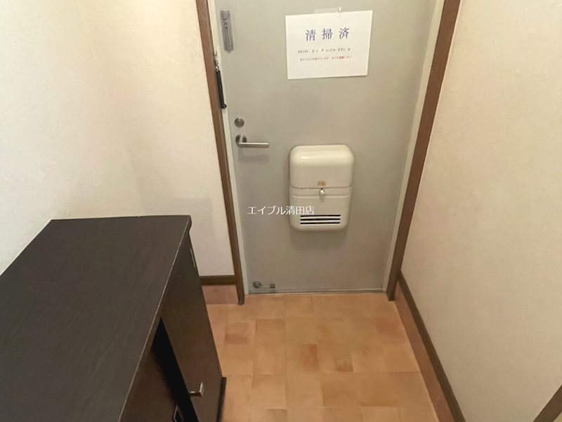 サンハイツ新富 玄関