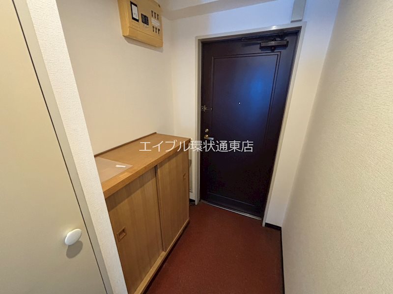 サンシャイン85 玄関