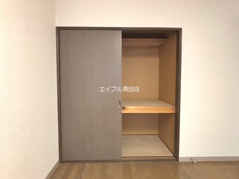 プレステージＭ真栄 収納