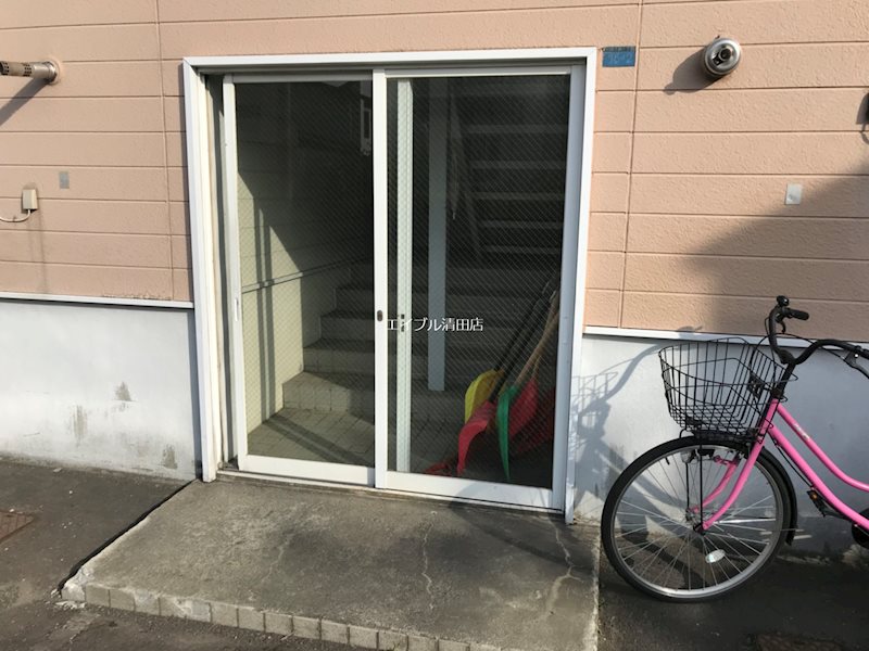 石田ハイツ2・1 エントランス
