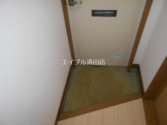石田ハイツ2・1 玄関