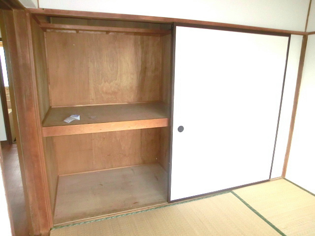 朝日ハイツ２号棟 収納