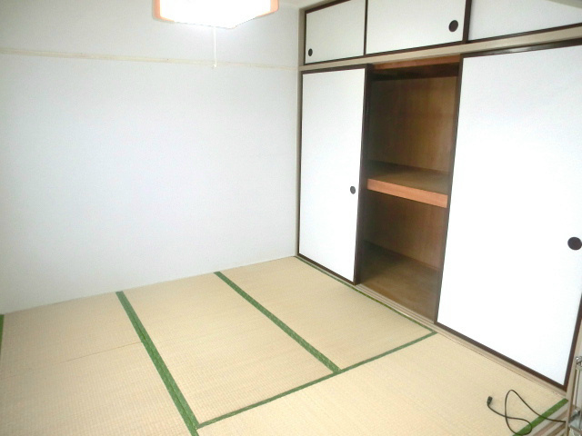 朝日ハイツ２号棟 ベッドルーム