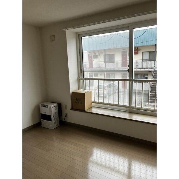 北海道札幌市東区北三十二条東１８丁目 リビング