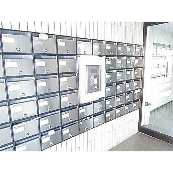 北海道札幌市東区北十二条東１０丁目 エントランス