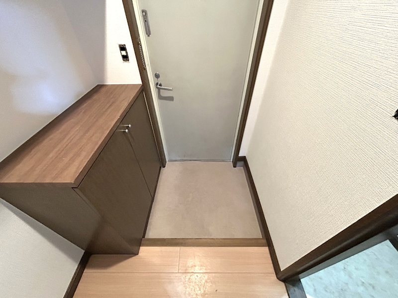 αNEXTウールー 玄関