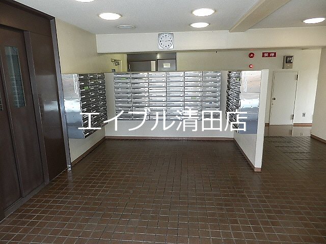 ターミナルハイツ大谷地 ロビー