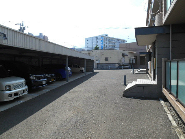 サンセール清田 駐車場