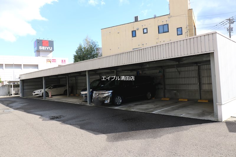 サンセール清田 駐車場