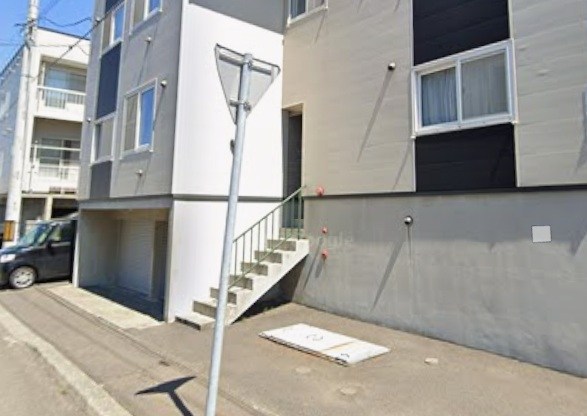 元町60 エントランス