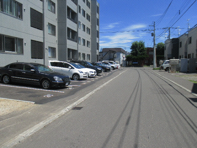 グランディア 駐車場