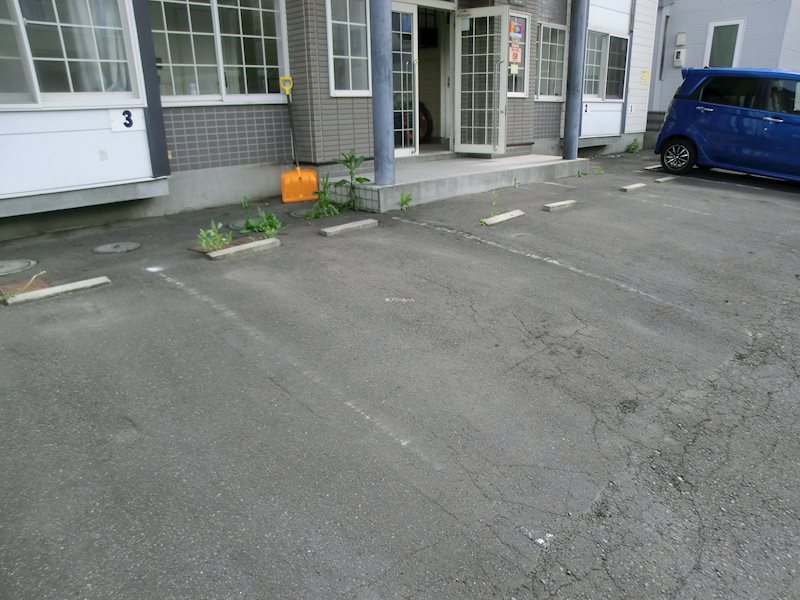 カスティーロ月寒東 駐車場