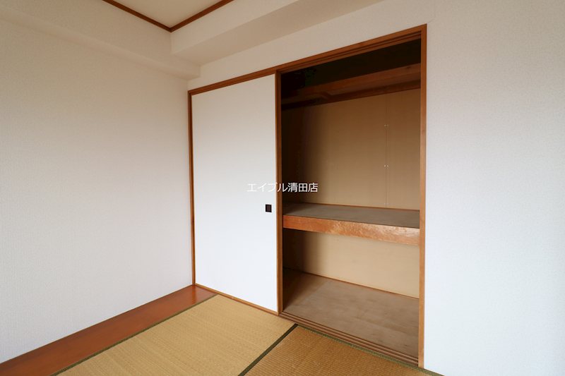 パスウェイ弐番館 収納