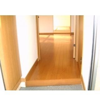 クリスタルＦ 玄関