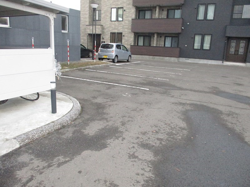 コンツェルトパーク北27 駐車場