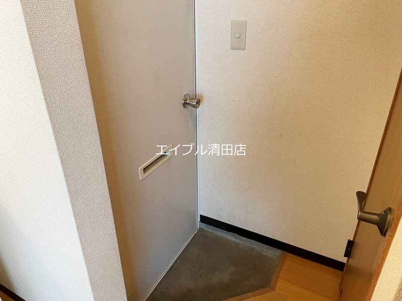 クレセント 玄関