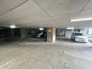 アルカディア33 駐車場