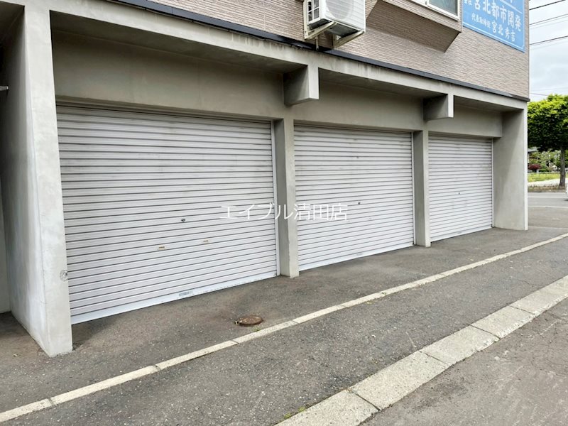 カーサ北野 駐車場
