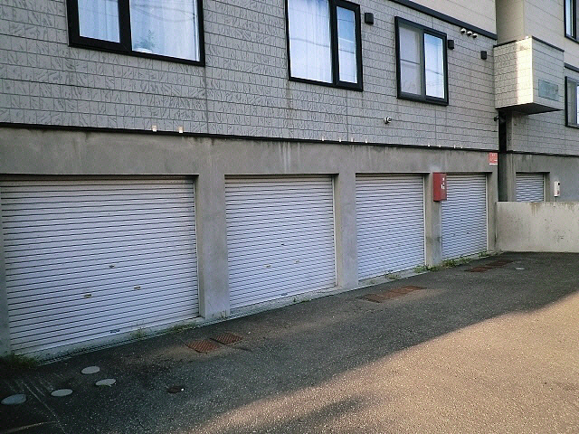 ベルローズ元町 駐車場